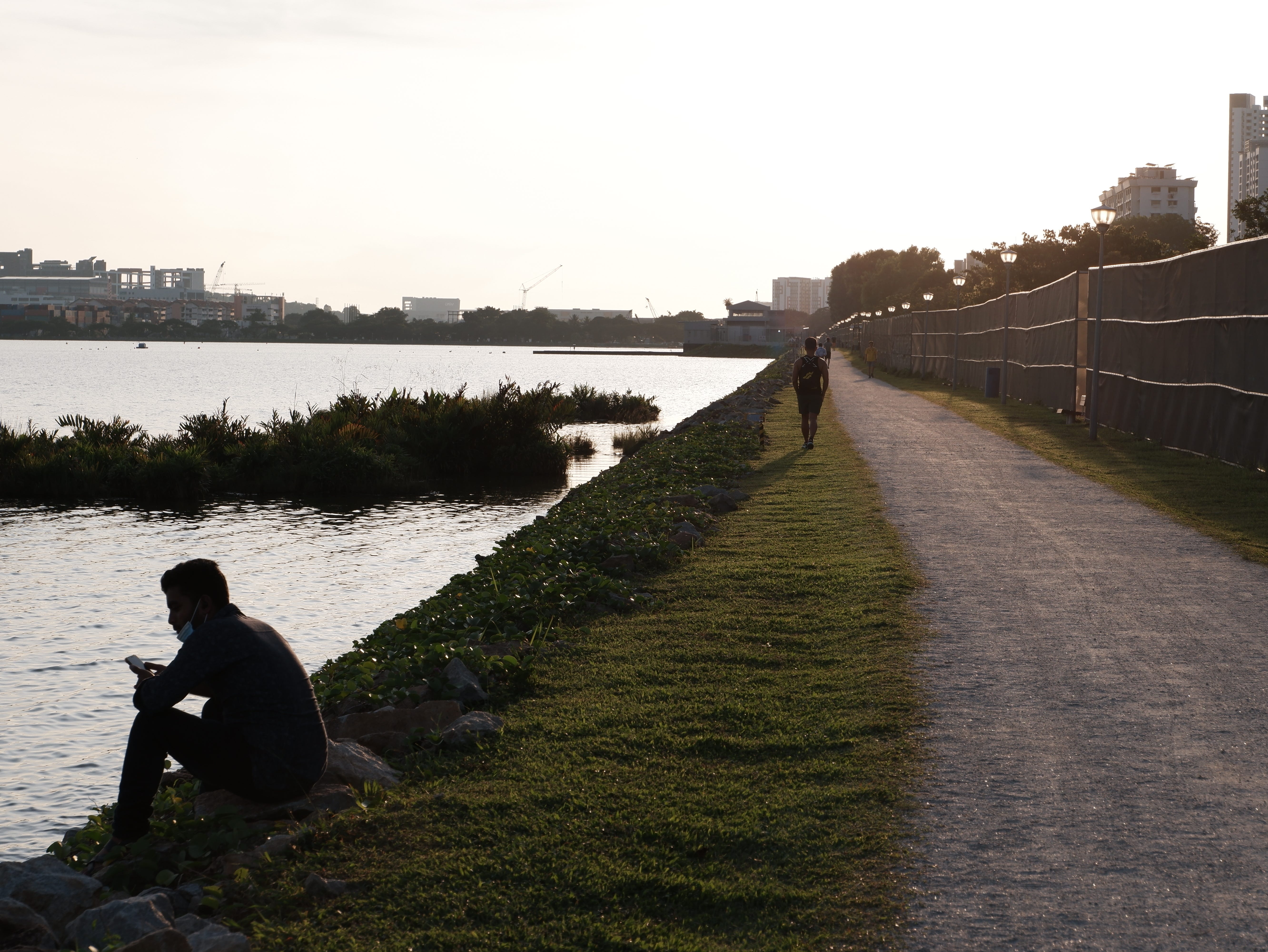 Population density in the park is lower than usual. The people I saw strolled at a leisurely pace or were just seated near the water, enjoying the peace.